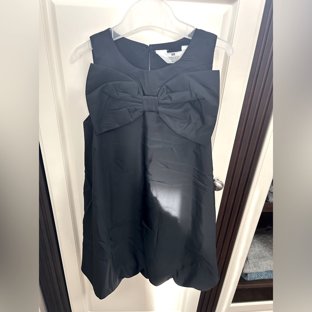 H&M bow dress Never Worn with Tags!